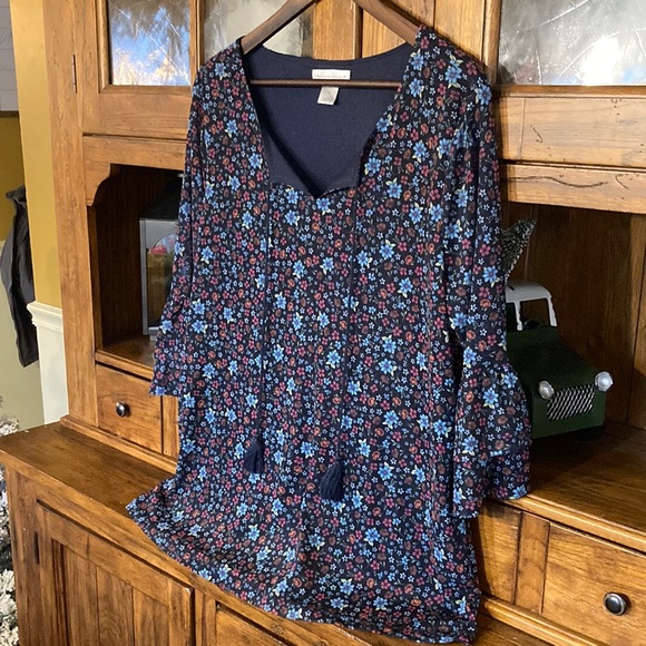 Christopher & Banks Flower Top - Picture 1 of 3